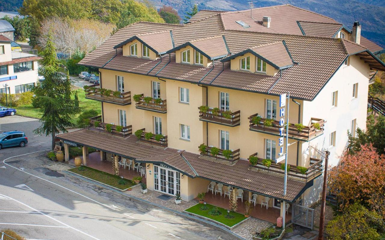 Hotel Gambrinus Abbadia San Salvator Exteriér fotografie